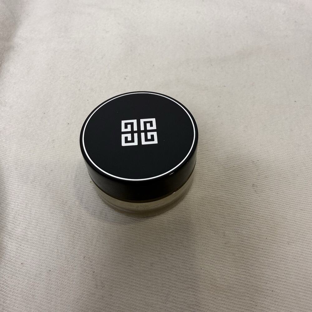 Givenchy Ombré Couture #12 Insolite Gold 16hr Eyeshadow Smudged’